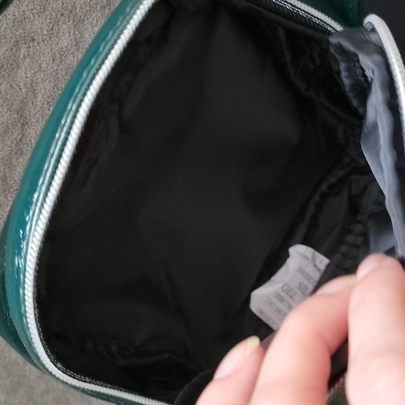 Sephora Play makeup cosmetics green pouch - Picture 4 of 4